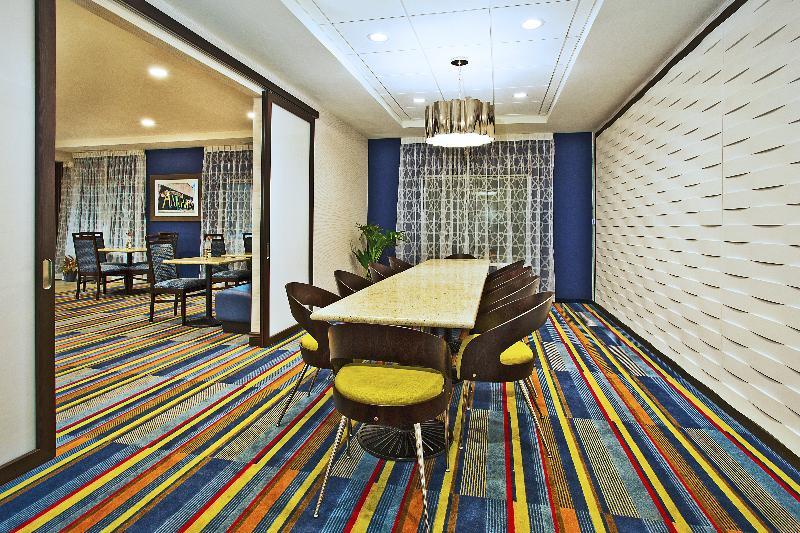 Holiday Inn Express Hotel & Suites Ann Arbor West By Ihg Εξωτερικό φωτογραφία
